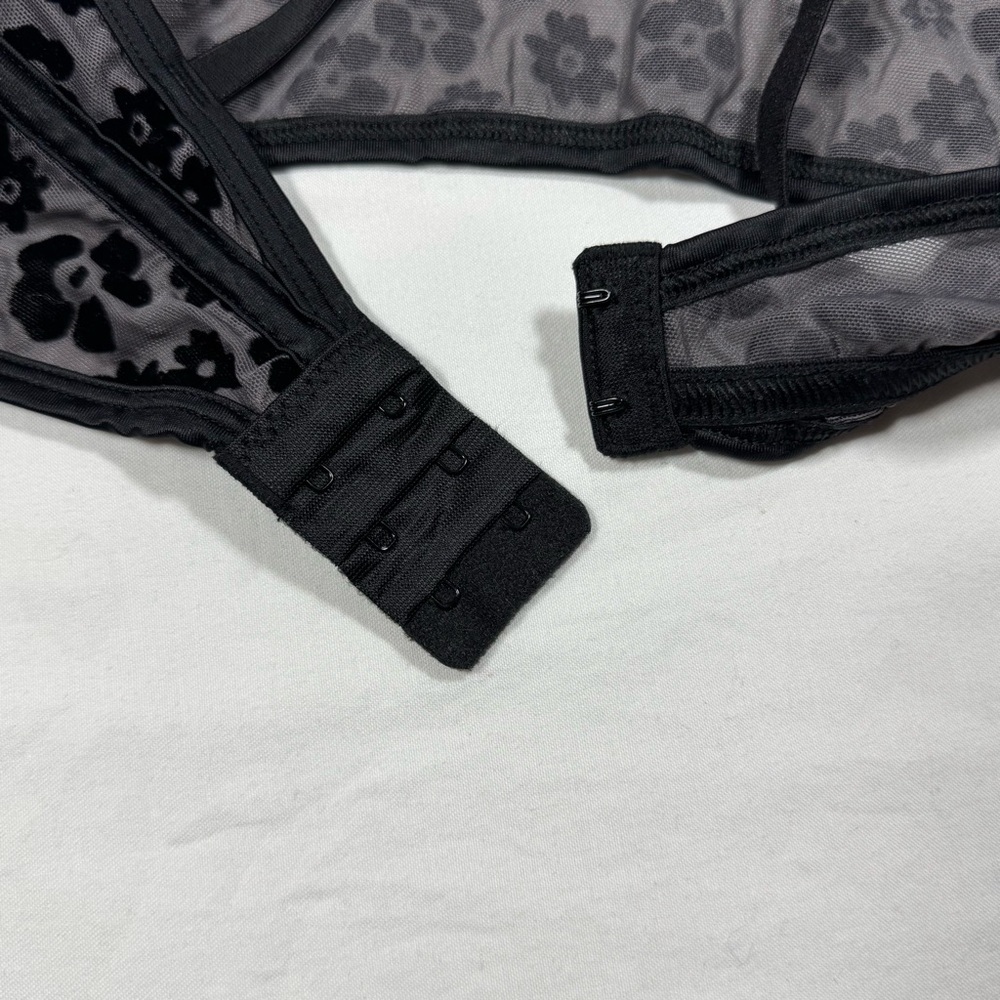 Victoria's Secret PINK Bralette Black Daisy Whimsigoth Floral Mesh V-Wire Small - Picture 2 of 4